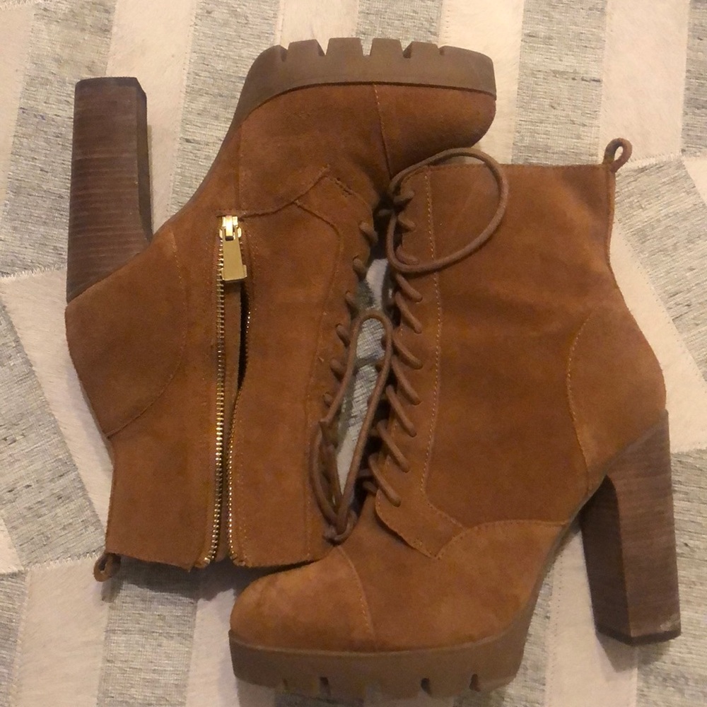 Report suede lace up ankle book size 7.5